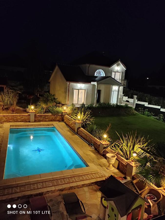 Villa Angelina Montevrain Luaran gambar